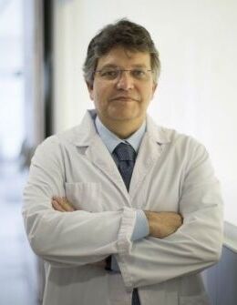 Doctor rheumatologist Artur Lahera León